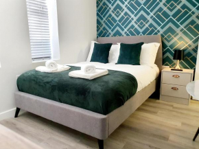 Modern Town Centre Studio Close to Beach